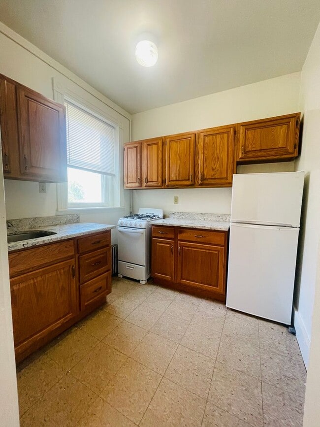 Interior Photo - 11 Tetlow