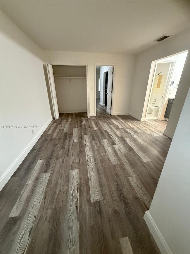 Building Photo - 4121 NW 30th Terrace