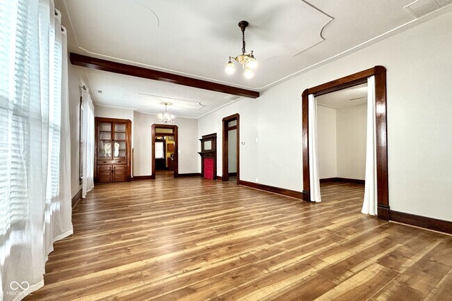 Foto del edificio - 1749 S Delaware St