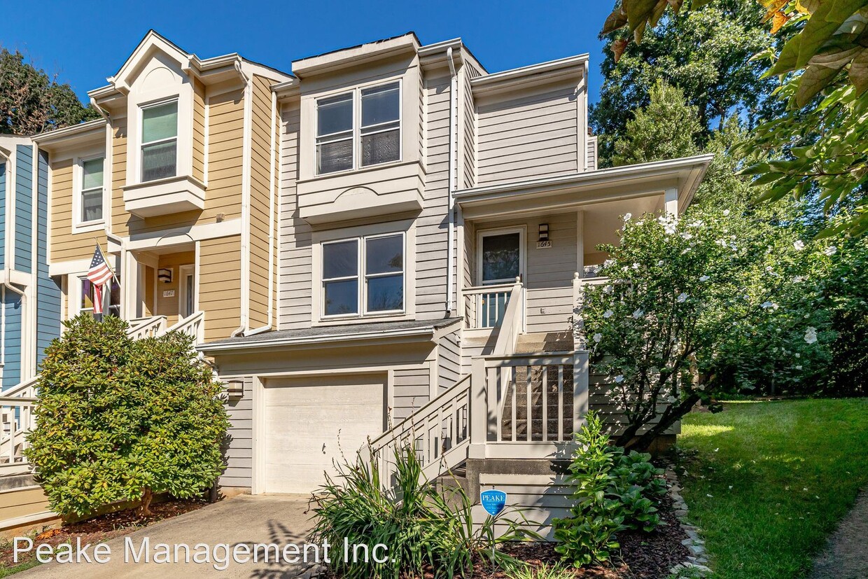 Primary Photo - 3 br, 2.5 bath House - 1645 Oak Spring Way