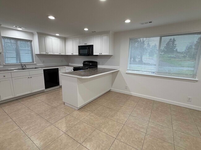 Foto del edificio - 16606 111th Ave SE