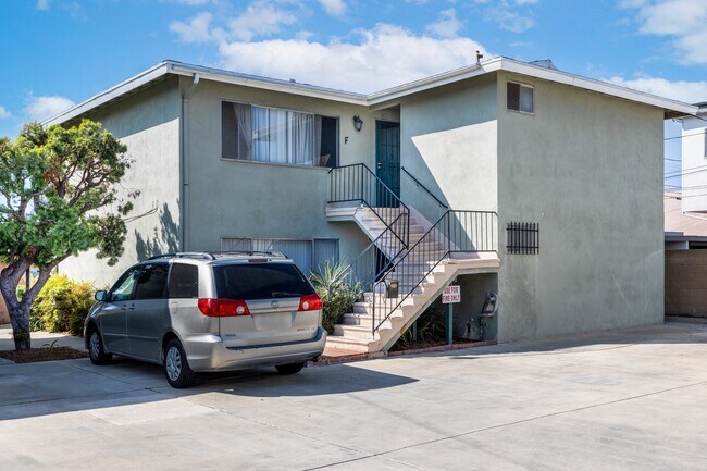 Foto del edificio - Denker Avenue Apartment Homes