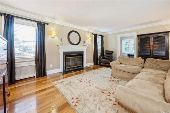 Foto del edificio - 353 Old Mamaroneck Rd