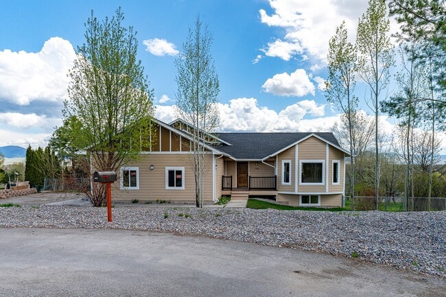 Building Photo - 7140 Buckhorn Ln