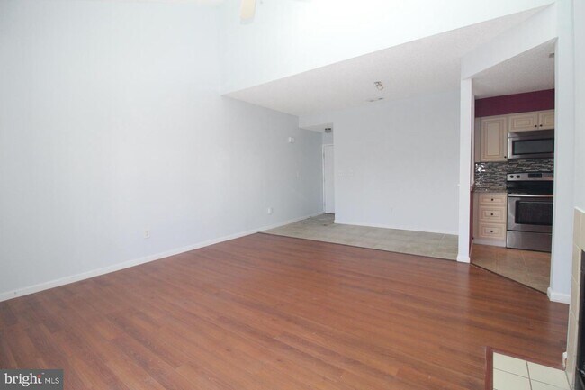 Building Photo - 7312 Tamarron Dr