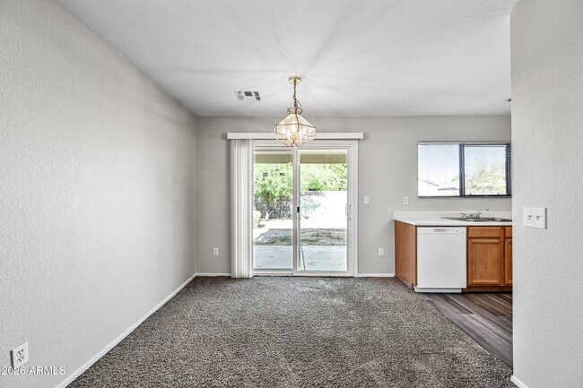 Building Photo - 625 S Heritage Dr