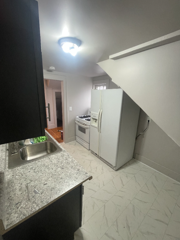 Foto principal - 3232 Leahy St