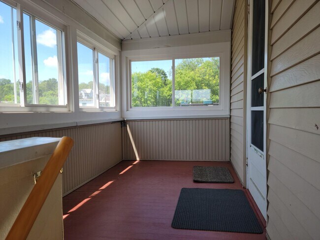 Enclosed Porch - 10 Summer St