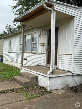 Building Photo - 1726 E Young Pl