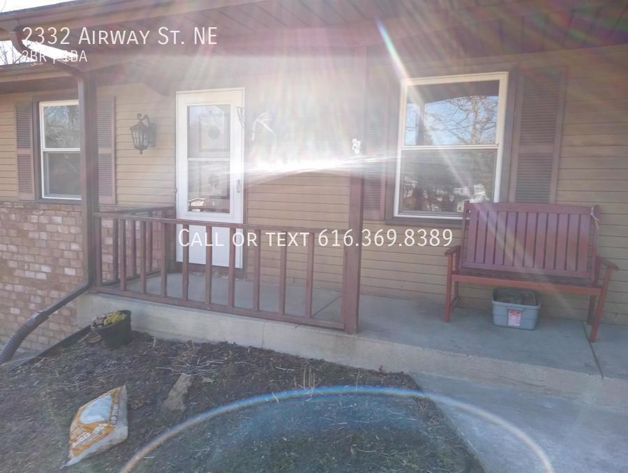 Primary Photo - 2332 Airway St NE