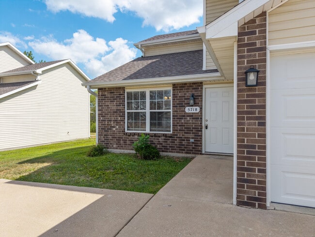 Building Photo - 5718 Canaveral Dr