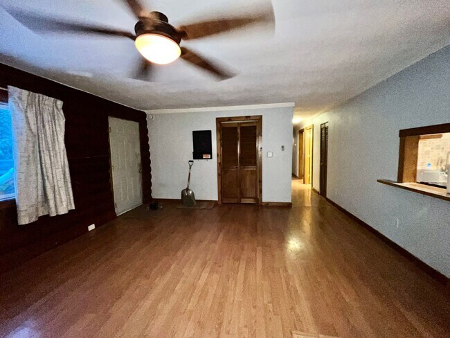 Foto del edificio - Pet friendly, 4 bedroom home in North Pole