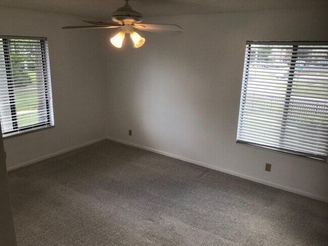 Building Photo - 3676 Alder Dr
