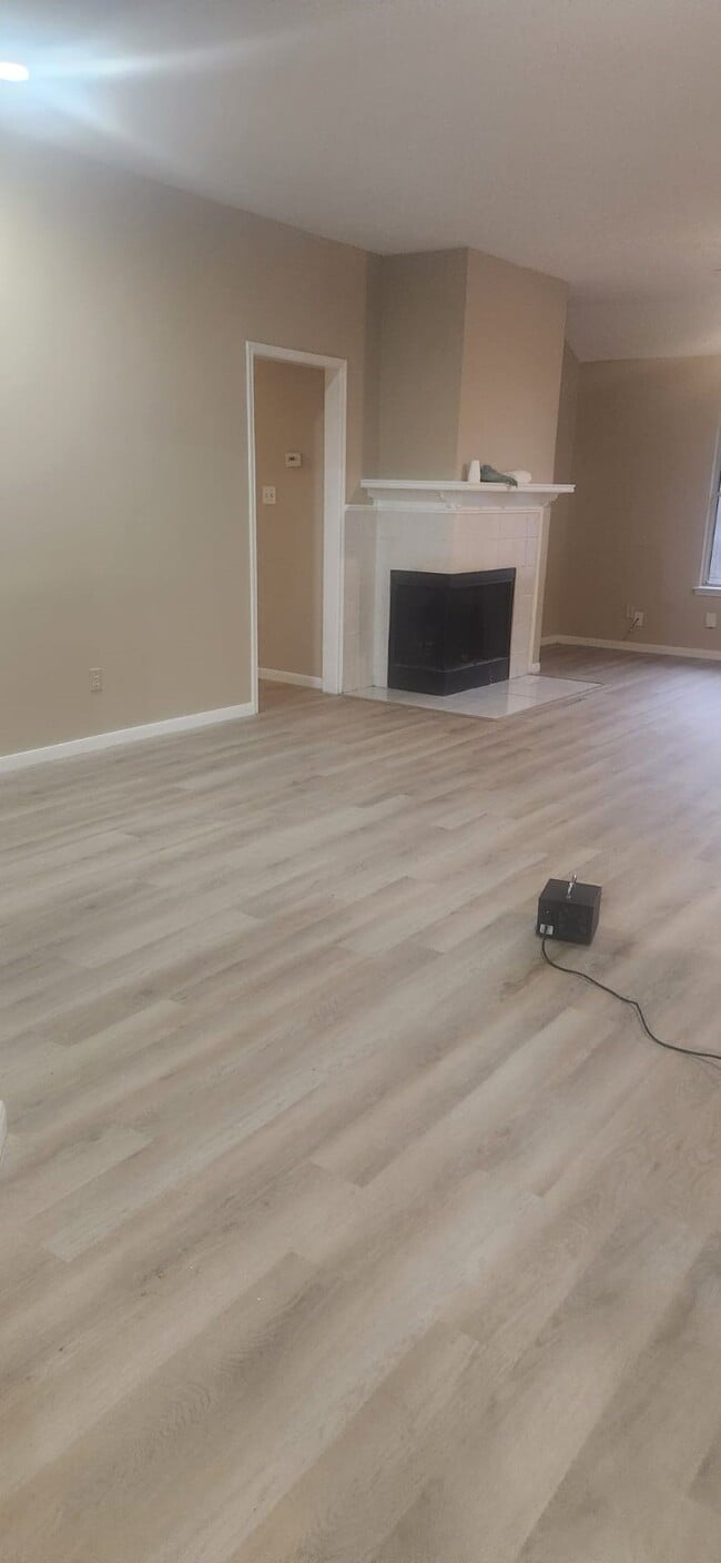 Foto del edificio - 5514 Clarkston Ln