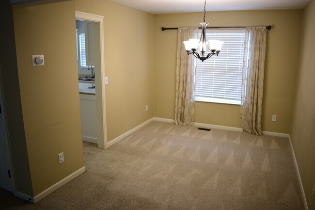 Building Photo - 7713 Alexandra Dr