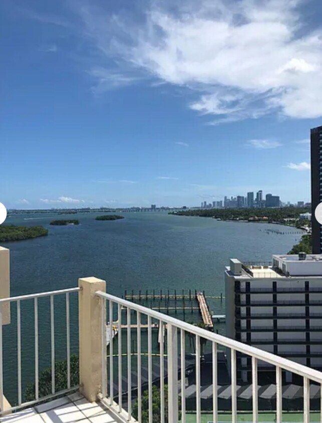 Balcony view of downtown and bay beautiful sunsets - 880 NE 69th St