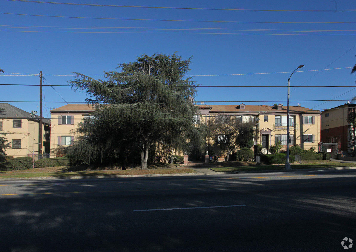 Building Photo - 4117-4121 Los Feliz Blvd