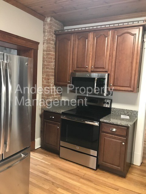 Building Photo - 2059 Quail St