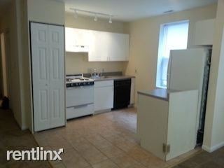 Building Photo - 1 br, 1 bath Apartment - 339 Bainbridge St 3R