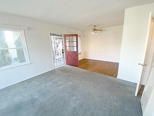 Foto del edificio - 14916 1/2 Bassett St.