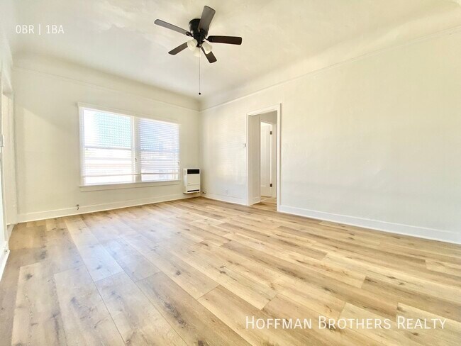 Building Photo - 456 S Catalina St