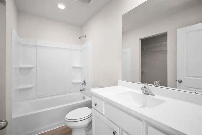 Building Photo - 10389 Sweetwater Creek Dr