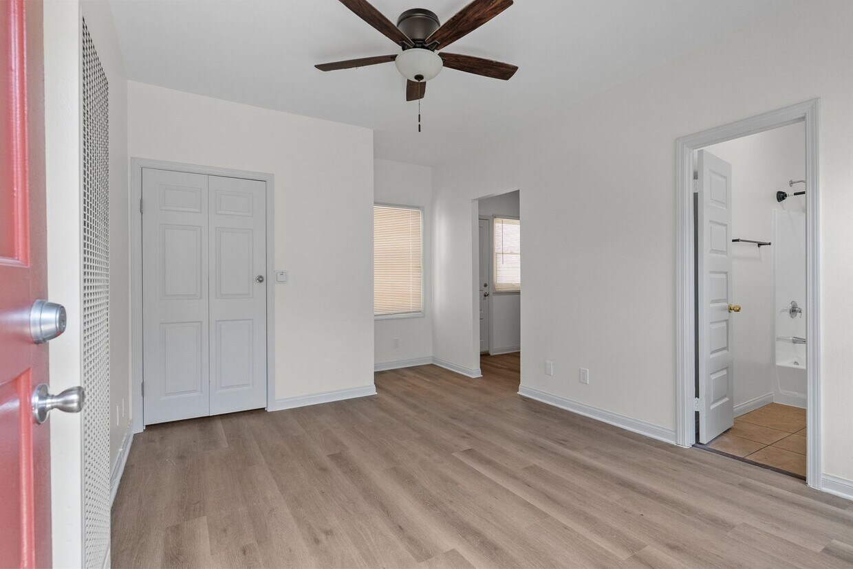Foto principal - 526 Magnolia Ave