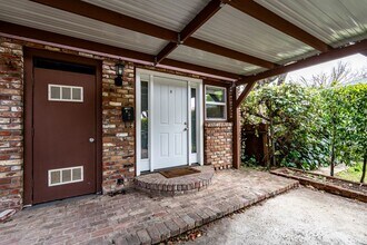 Building Photo - 17645 Peak Ave