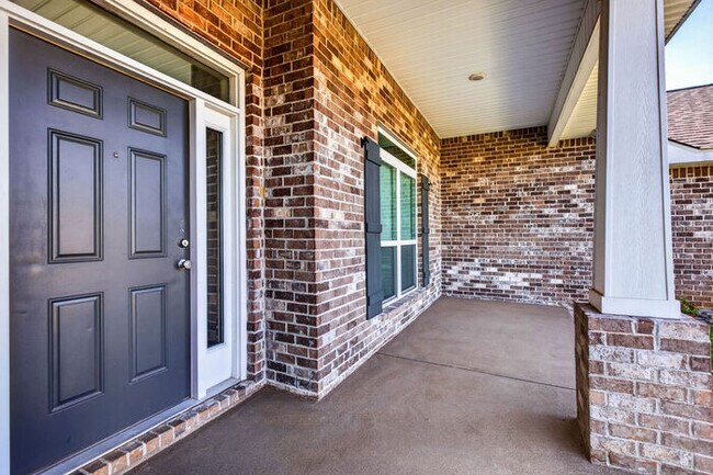 Building Photo - 15028 Emersyn Ln