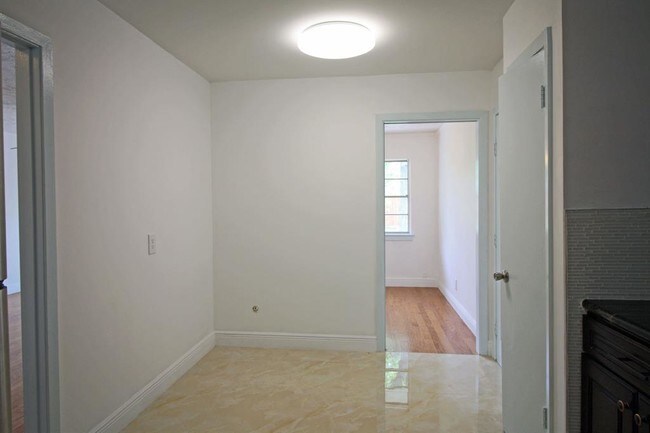 Foto del edificio - 6825 Neff St