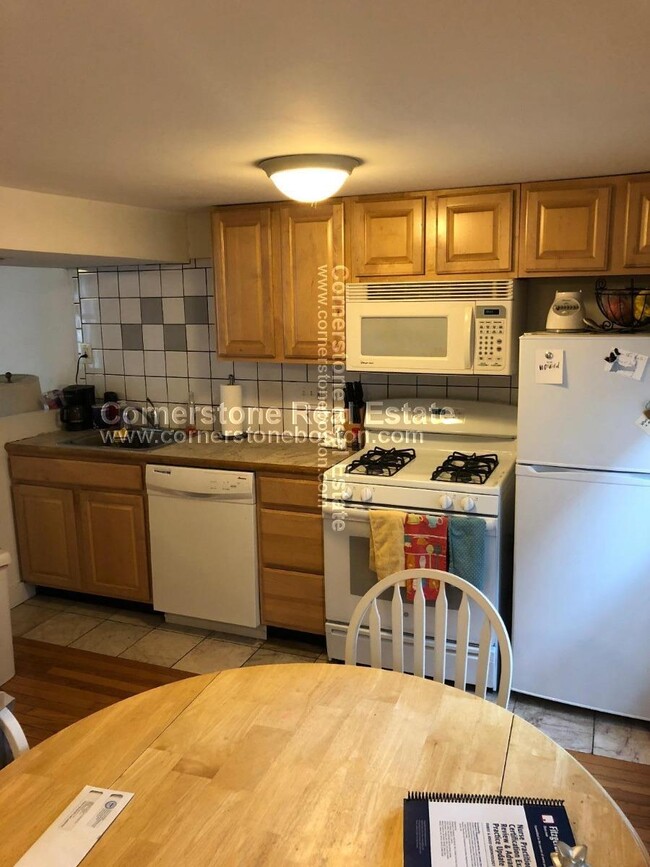 Building Photo - 65 Preble St