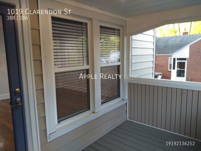 Foto del edificio - 1019 Clarendon St - Available Mid April