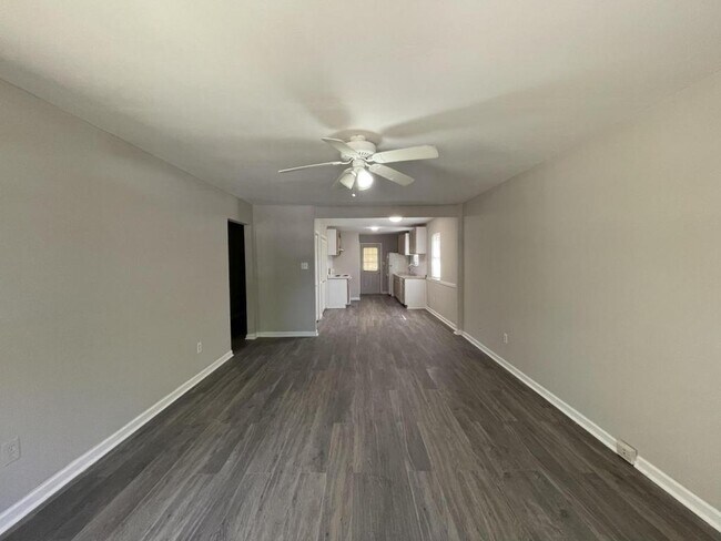 Foto del edificio - 2000 Patterson Ct