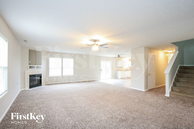 Building Photo - 8775 N Springview Dr