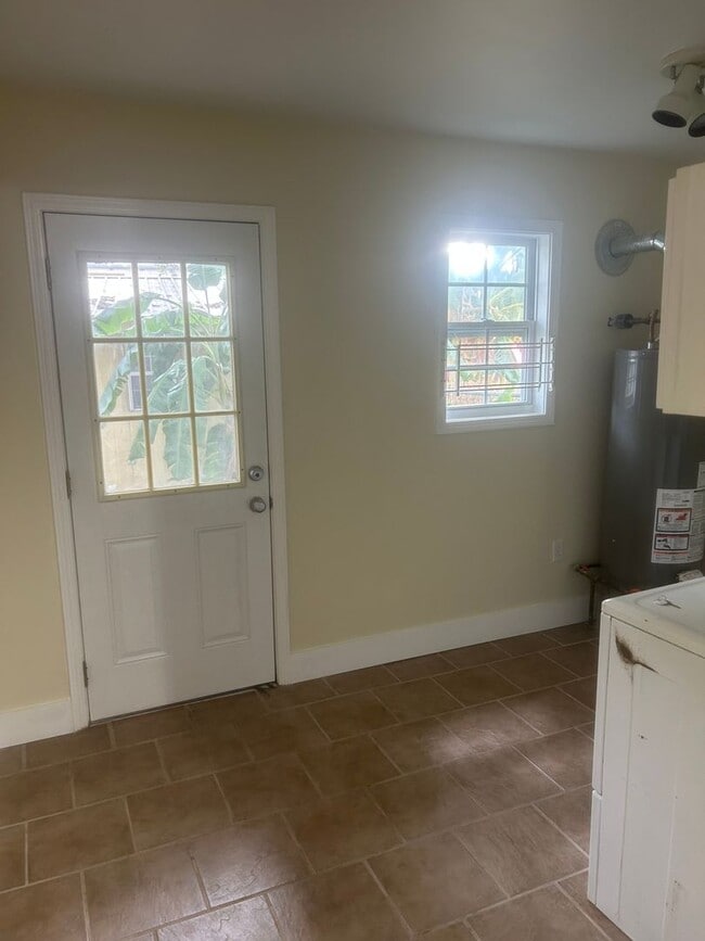 Building Photo - Charming Double in Esplanade Ridge