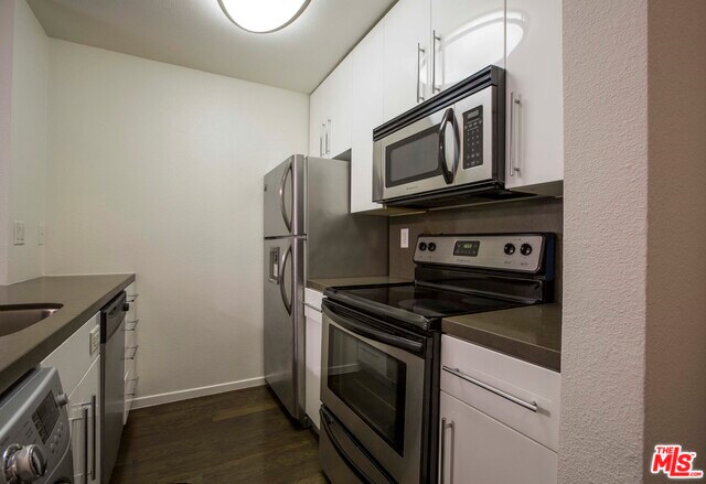 Foto principal - 141 S Clark Dr