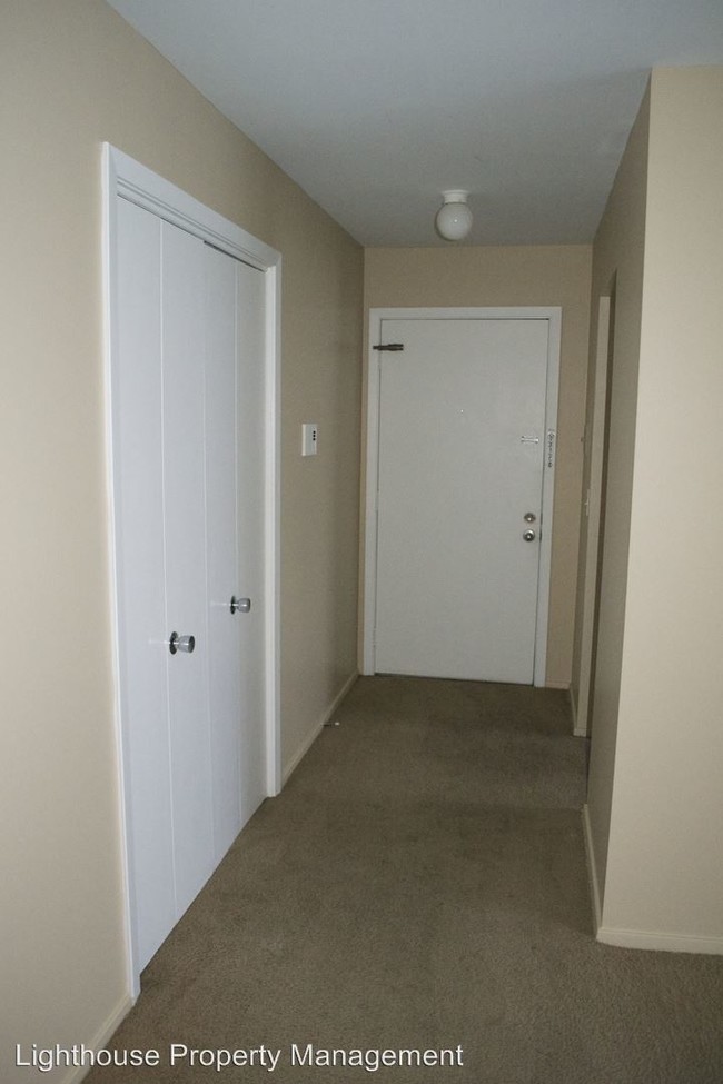 Foto del edificio - 1336-1336 Leonard St NW