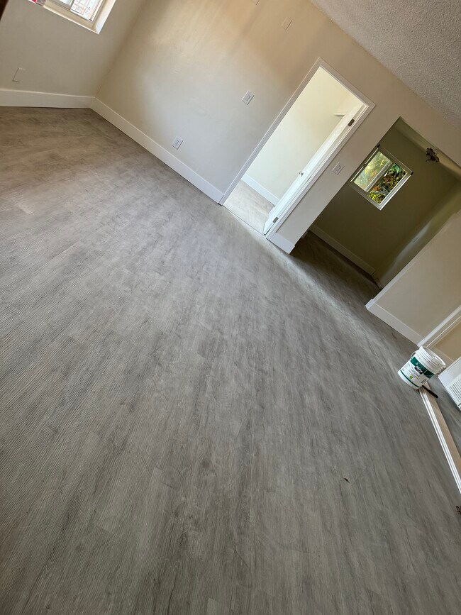 Building Photo - 212 N Santa Fe Ave