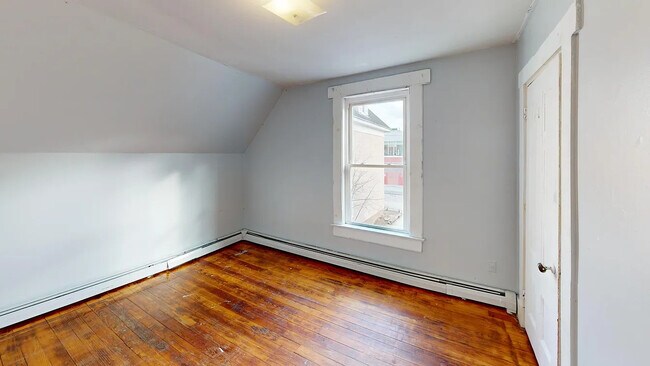 Bed Room - 122 Holland St