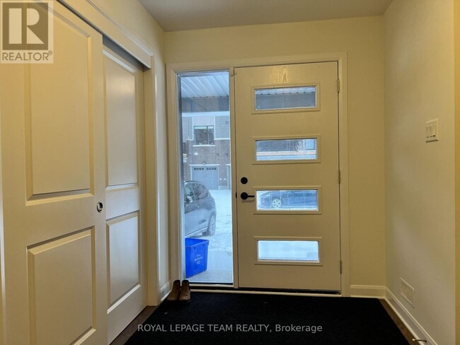 Building Photo - 709 Confluence Walk