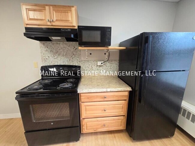 Foto del edificio - 185 N Main St