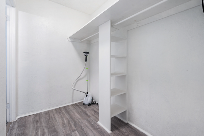Building Photo - 425 2nd St N