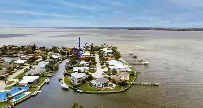 Foto del edificio - 442 Riverview Ln