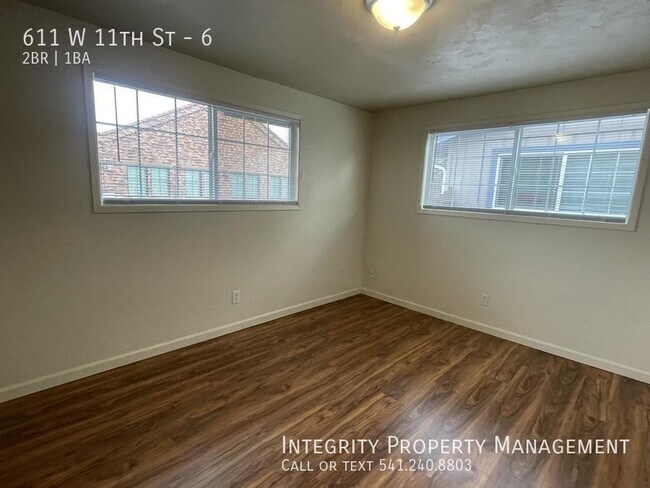 Foto del edificio - 611 W 11th St