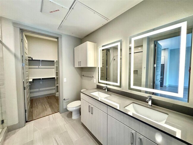Foto del edificio - 401 W 25th St