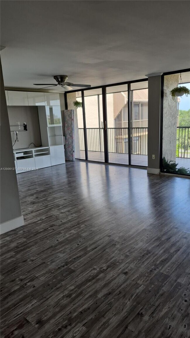 Foto del edificio - 2816 N 46th Ave