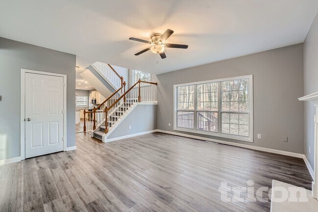 Foto del edificio - 3890 Brentview Pl NW