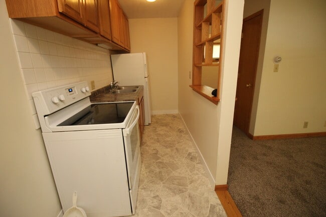 Kitchen - 144 S 29th St