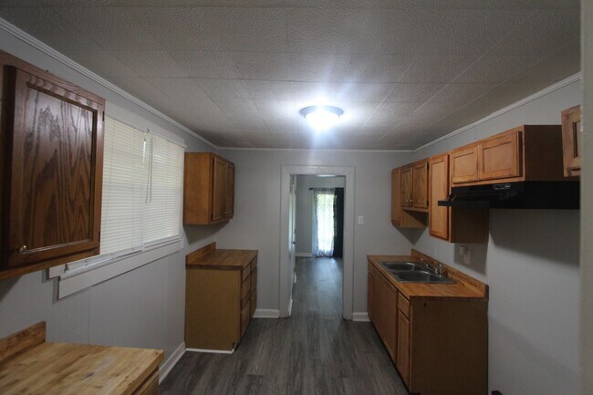 Foto del edificio - New On The Market!  Fresh Updates!!