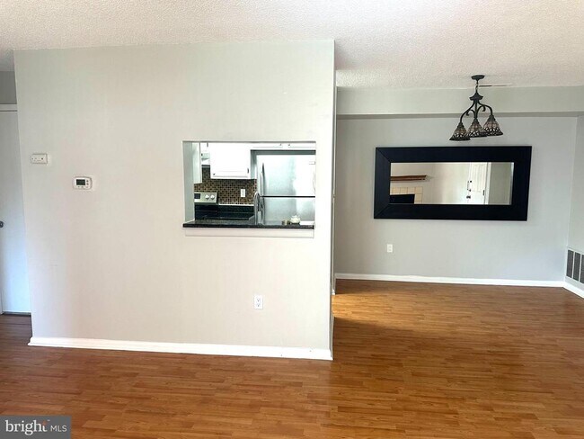 Foto del edificio - 4901 Ravens Crest Dr